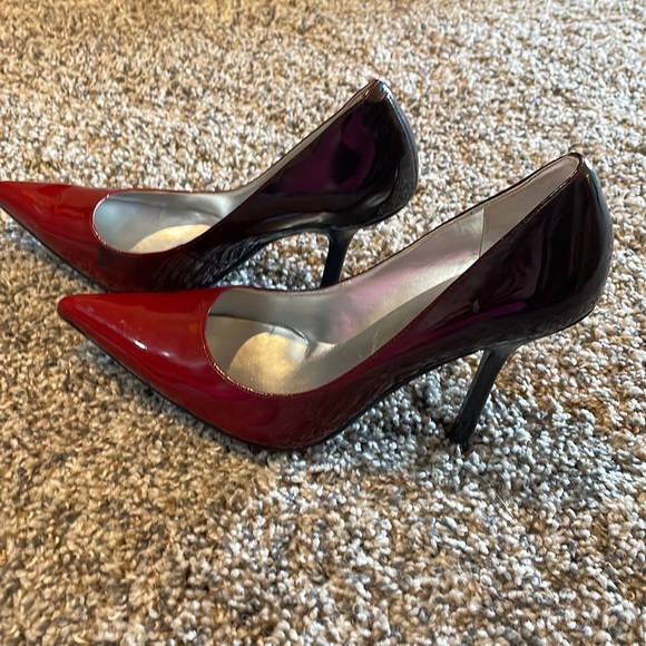 Vintage Guess Gradient Pointed Heels - Picture 2 of 9